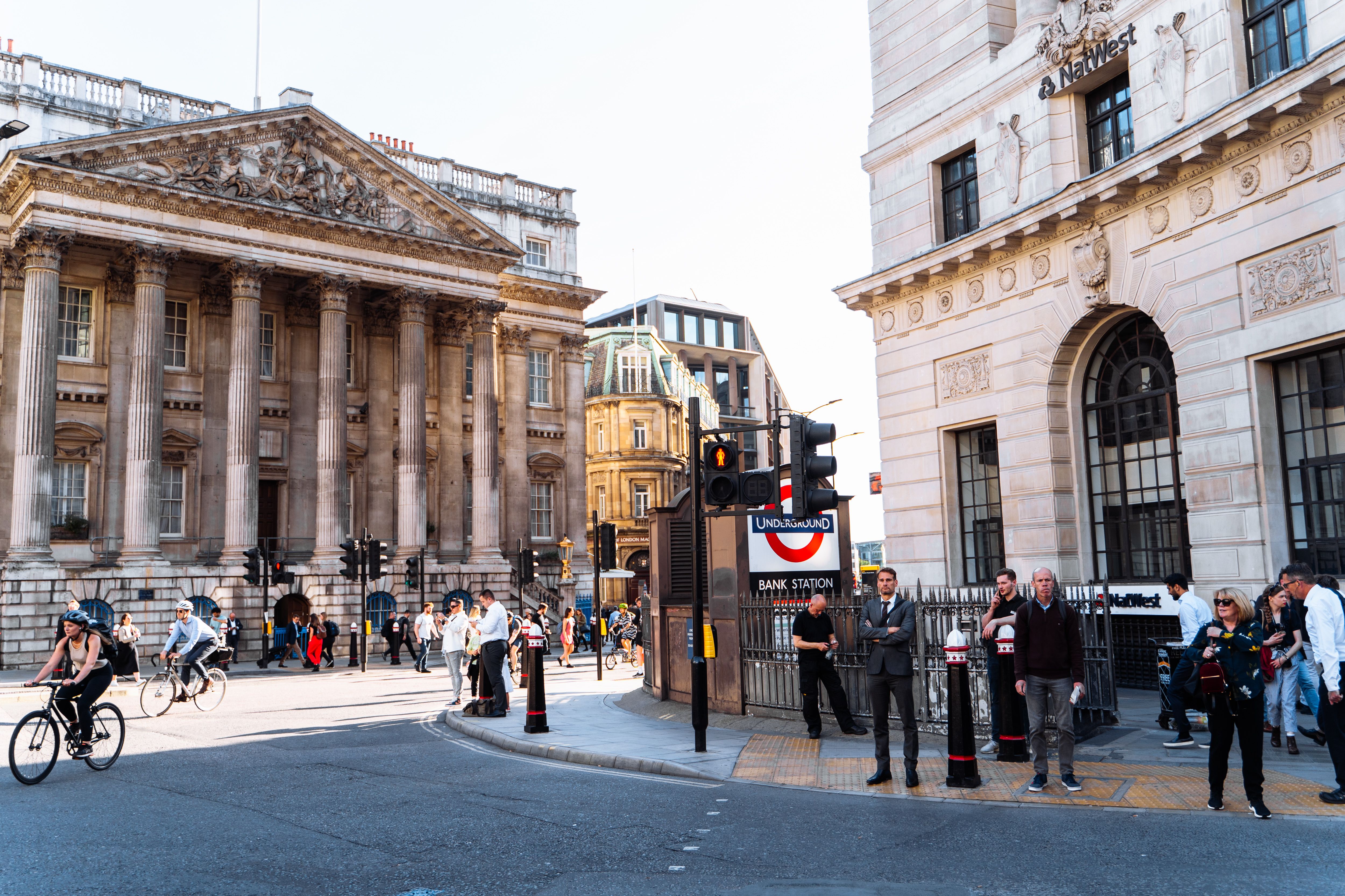 Bank of England Holds Interest Rates at 3.75%