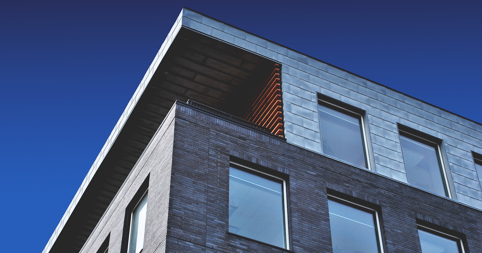 UK House Prices Edge Up 0.2% in August